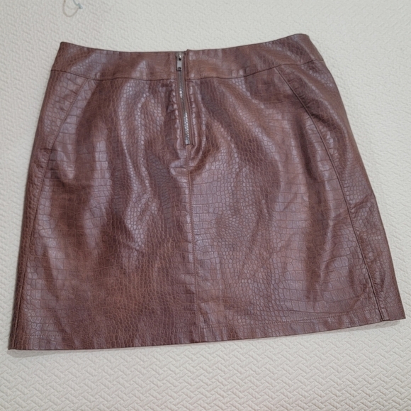 Love Riche Brown Faux Leather Croc Embossed Mini Skirt Size Large - Picture 5 of 13